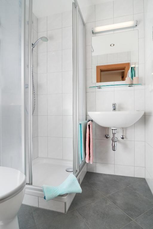 Hubertushof Hotel Latschach ober dem Faakersee Phòng bức ảnh