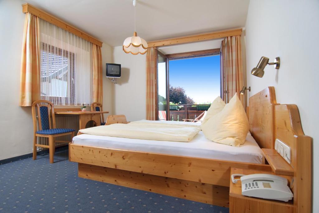 Hubertushof Hotel Latschach ober dem Faakersee Phòng bức ảnh