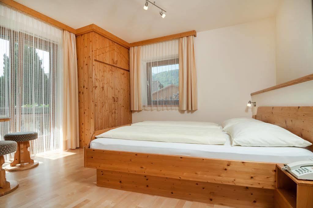 Hubertushof Hotel Latschach ober dem Faakersee Ngoại thất bức ảnh